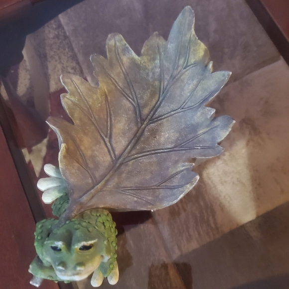 Cute frog dragging leaf dish - Picture 4 of 5